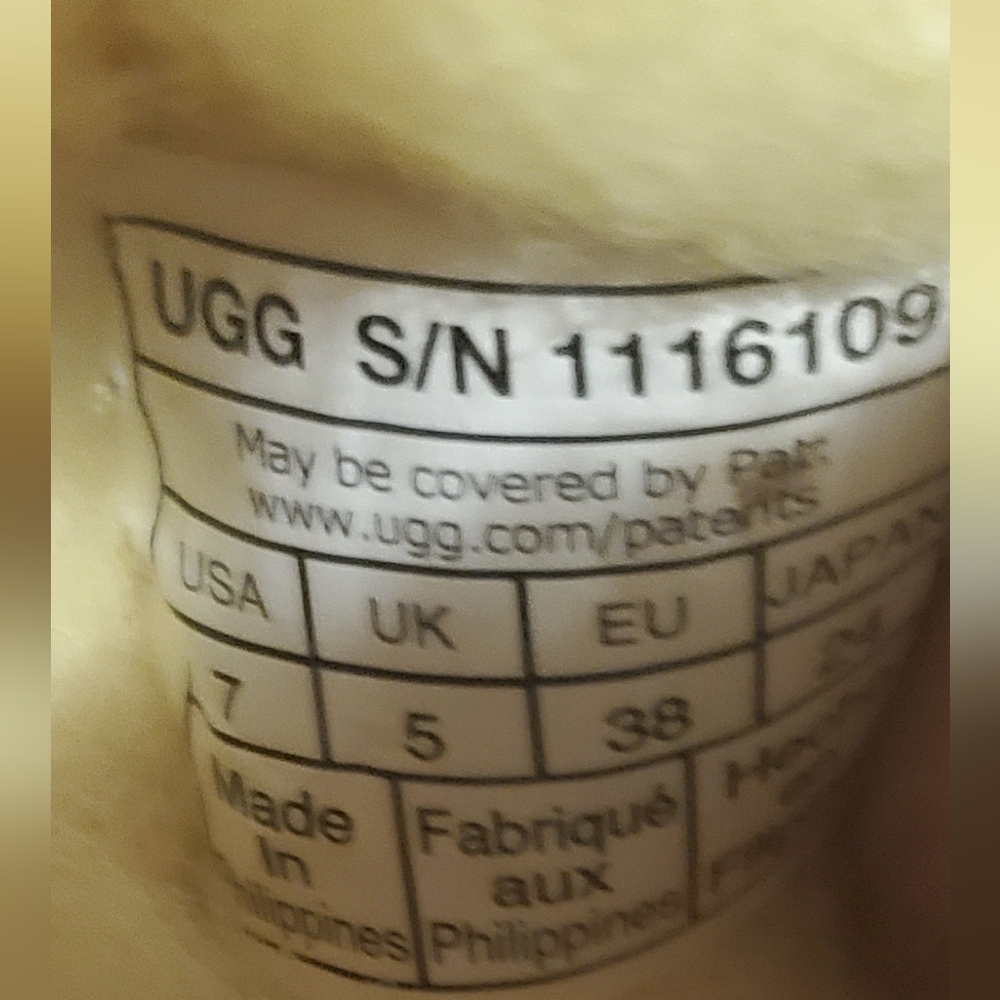 Ugg Classic Ultra Mini - image 8